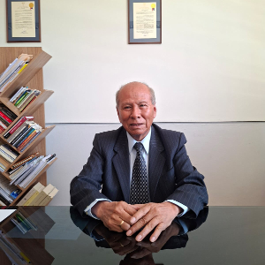 Mgr. Julio Veizaga Ovando